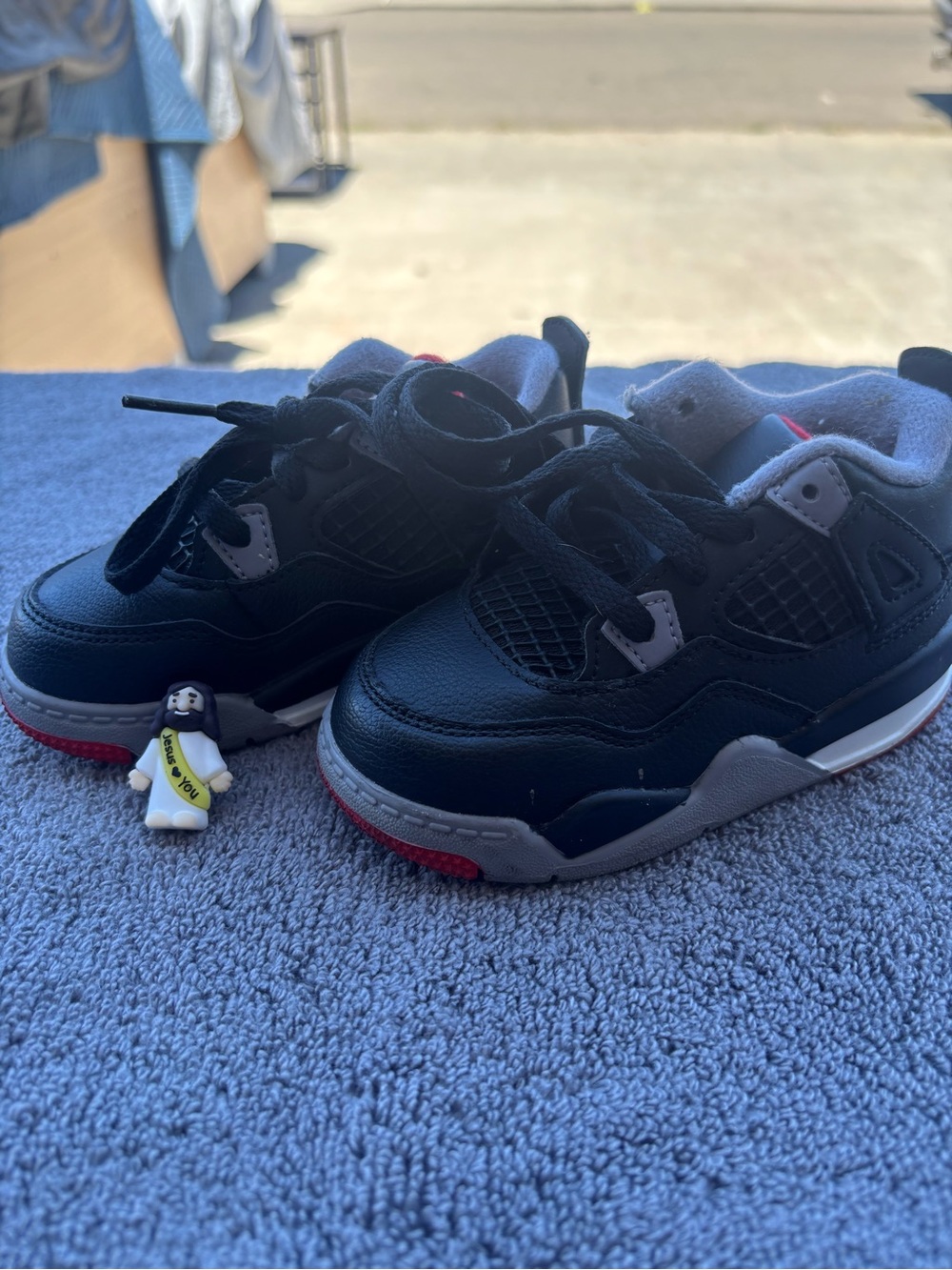Nike Kids Black, Gray and Red Low-Top Sneakers